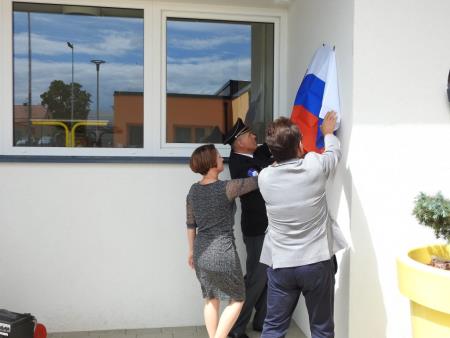 Odkritje spominske plošče na stavbi Osnovne šole Janeza Kuharja Razkrižje 24